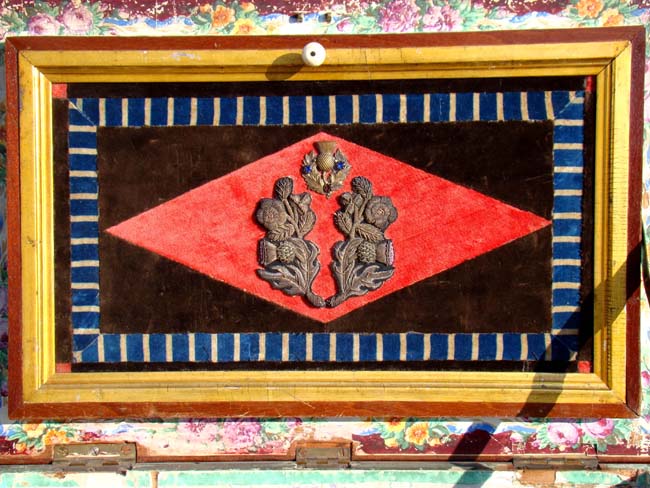 A FABULOUS 19th century British sailor-made walnut chest with applied moldings, fruitwood inlays and a whalebone keyhole escutcheon circa 1865-1880. — image 8